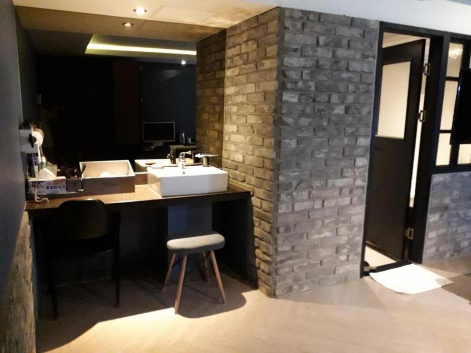 Hotel The Lazzi Donghae Extérieur photo